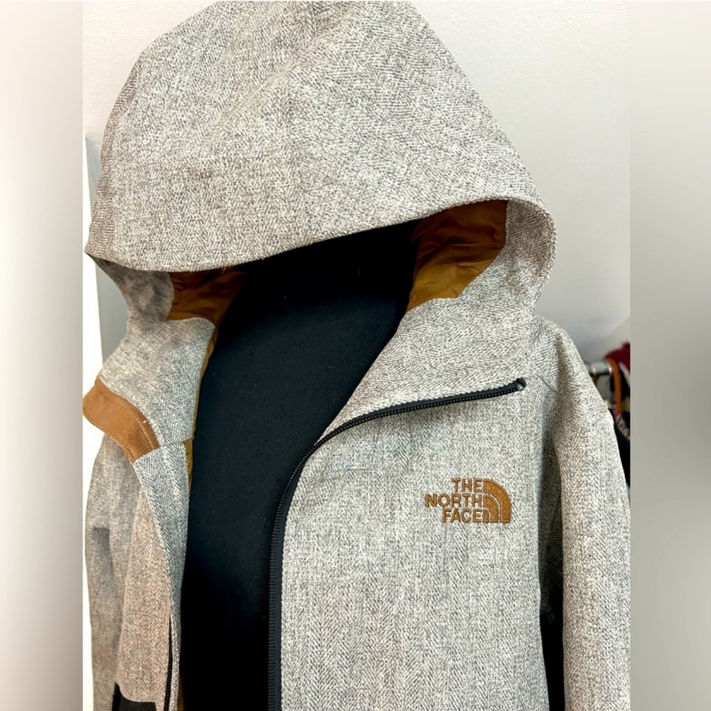 The North Face men’s jacket in a size medium